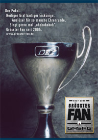 Sponsor Gasag spendiert Eisbären Berlin Jubiläumskampagne - Ein Kampagnenmotiv zeigt den Meisterpokal als "Größten Fan" der Berliner Eisbären (Foto: Vaterblut)