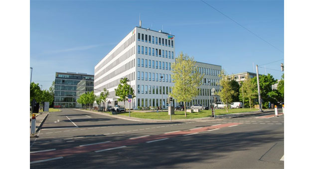 Verlag Nürnberger Presse streicht jede vierte Stelle - Im Mai 2025 ist das VNP-Team in das neue VNP-Gebäude am Wöhrder See eingezogen - Foto: VNP