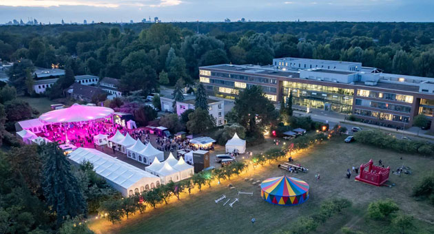Schlütersche macht den Tierärztetag zum Festival - Die Stiftung Tierärztliche Hochschule Hannover, die Tierärztekammer Niedersachsen und die Schlütersche Fachmedien GmbH bündeln ihre Veranstaltungsformate und laden 2027 erstmals zum "TiHo VetFestival meets Niedersächsischer Tierärztetag" – Quelle: Martin Bargiel