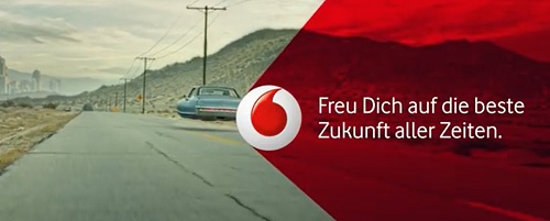 Vodafone lutet das Gigabit-Zeitalter u.a. mit fliegenden Autos im TV-Spot ein (Foto: Screenshot YouTube)