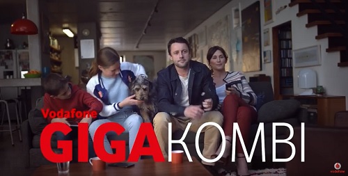 Der Start des GigaKombi-Produkts von Vodafone wird von einer TV-Kampagne begleitet (Foto: Screenshot YouTube)