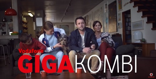 Vodafone und Jung von Matt lanciert GigaKombi-Kampagne - Der Start des GigaKombi-Produkts von Vodafone wird von einer TV-Kampagne begleitet (Foto: Screenshot YouTube)
