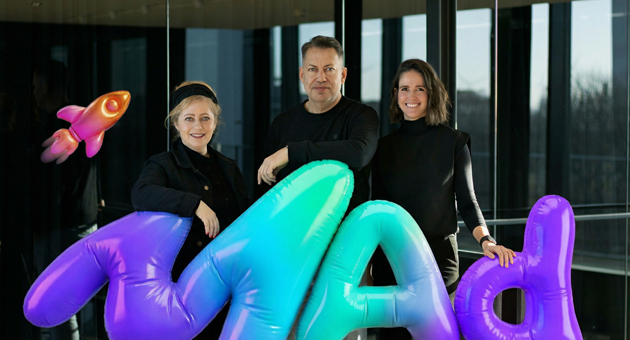 Mutabor gründet neue Kreativ-Unit MAd - Kathi Walter (links), Mutabor-CEO Johannes Plass (Mitte) und Amelie Pamp (rechts) führen die neue Unit Mutabor Advertising in den Markt – Foto: Mutabor