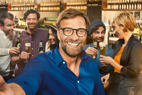Warsteiner und Grey starten nationale Alkoholfrei-Kampagne mit FC Liverpool-Trainer Jürgen Klopp - Mit dem FC Liverpool-Trainer Jürgen Klopp will Warsteiner auf das Wir anstoßen (Foto: Grey)