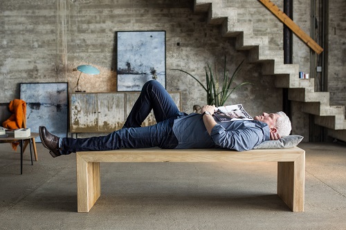 Wie Tatort-Star Miroslav Nemec sein TV-Werbedebüt mit WeltSparen begeht - Der WeltSparen TV-Spot mit Miroslav Nemec geht am 25. März auf Sendung (Foto: Neverest)
