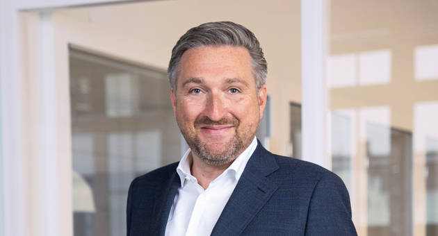 BMAS verlängert mit Ressourcenmangel und 365 Sherpas - Cornelius Winter, Gründer und Principal Partner bei 365 Sherpas, will in der Zusammenarbeit "neue Wegmarken in der Kommunikationsarbeit für politische Inhalte zu setzen" - Foto: 365 Sherpas