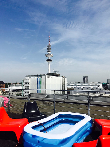 G20: Kreative in der Gefahrenzone - Noch ist alles ruhig: Von der Yours Truly-Dachterrasse in der Sternstraße hat man das G20-Geschehen bestens im Blick (Foto: Yours Truly)