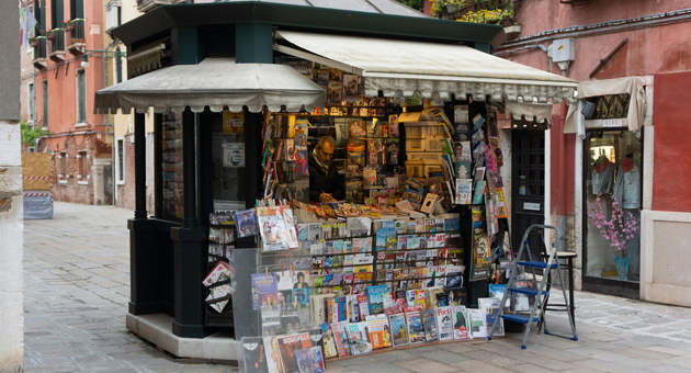 Zeitschriften-Verlage melden stabilen Umsatz im dritten Jahr in Folge - Der Zeitschriftenmarkt zeigte sich 2023 stabil - Foto: Daniel Robert on Unsplash