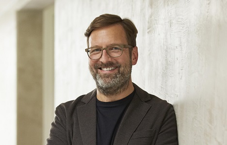 RTL Zwei erweitert Angebot für Hör- und Sehbeeinträchtigte - Tom Zwiessler, Bereichsleiter Programm von RTL Zwei, will beim Privatsender die Zahl von barrierefreien Inhalte ausbauen - Foto: RTL Zwei/ Foto: David Heimerl