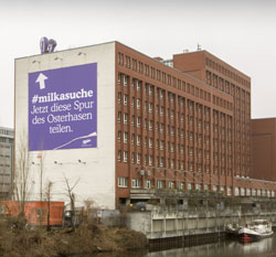 BrawandRieken versteckt für Milka den Osterhasen - Die Osterhasi-Ohren wurden in Hamburg, Berlin, Frankfurt und Wien gesichtet... (Beweisfoto: BrawandRieken)