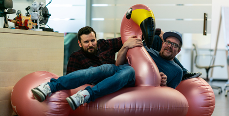 Tim Hartwig (l.) und Tobias Burger sind neue Executive Creative Directors bei achtung (Foto: achtung)
