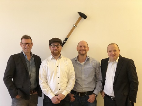 Texterschmiede und Account Planning Group kooperieren - Matthias Berg (Geschäftsführender Vorstand Texterschmiede), Tim Keil (Head of Strategic Planning Philipp und Keuntje), Knut Riedel (Vorstand APG), Jochen Volkers (GF dbrands).