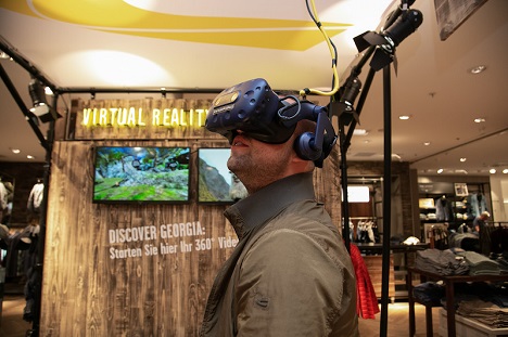 camel active startet mit CE + Co Virtual Reality-Promotion - Mit der VR-Promotion will camel active neue, jüngere Zielgruppe ansprechen (Foto: camel active)