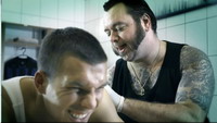 Departmentstudios verpasst Lukas Podolski 'PSD Bank'-Tattoo -