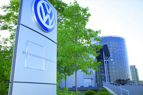 Blumberry setzt Gläserne Manufaktur von VW in Szene -
