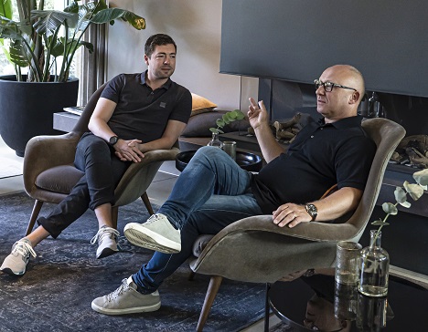 Husare steigt bei Digital-Agentur Onacy ein - Gebündelte Marken- und Digitalkompetenz: Philipp Foreman (Digitalagentur onacy) und Thomas Hans (Kommunikationsagentur husare) gehen strategische Agenturpartnerschaft ein (Foto: Onacy)