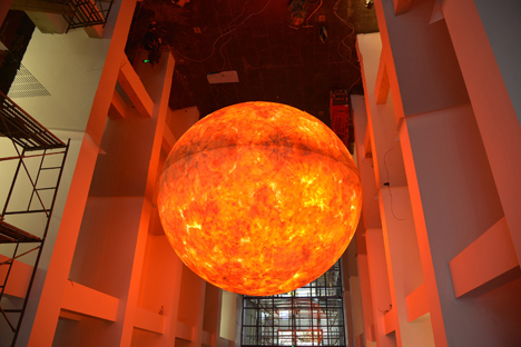 Kalle Krause und Triad realisieren für die Hanergy Holding ein Projekt in China - Sonne aus GFK-Material von Kalle Krause (Foto: Kalle Krause, Essen)