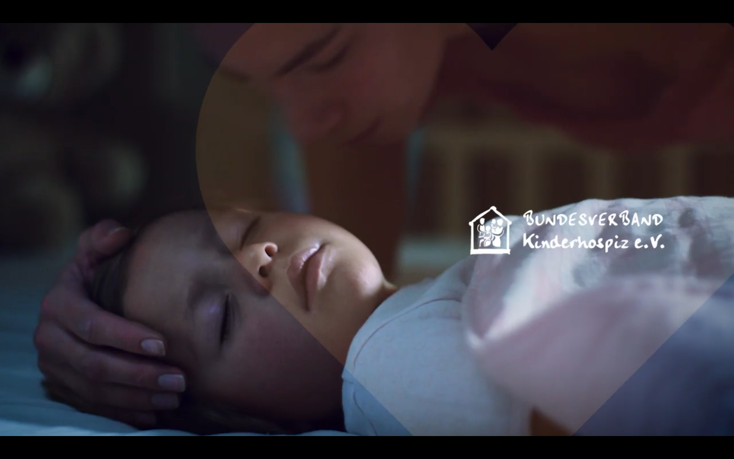 Spot des Monats: Die Favoriten im Januar - Der Bundesverband Kinderhospiz (Foto r.) hat die Mensch Kreativagentur in München mit einem Spot beauftragt. 'Liebe ist' holte sich Silber. (Foto: Mensch Kreativagentur)