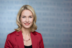 Manuela Schwesig leitet seit Dezember 2013 das Bundesfamilienministerium (Foto: Bundesregierung/Denzel)
