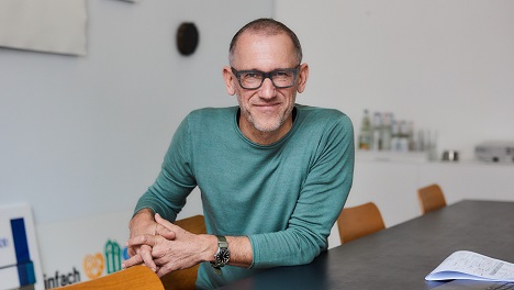Zeichen & Wunder festigt Position als Lead-Agentur von Deuter - Marcus von Hausen, geschäftsführender Gesellschafter von Zeichen & Wunder, freut sich über die weitere Zusammenarbeit mit Deuter. (Foto: Zeichen & Wunder)