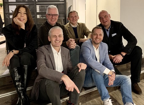 Medienschaffende gründen Portal für Medizin-Inhalte - Die Gründer von Medizin.Digital sind (von hinten links) Pia Kniprath, Gerhard Borchers, Olivier Blanchard, Gunnar Obermeier, (von vorne links ) Dr. Jochen Kalka und Florian Lormes- Foto: Medizin.Digital