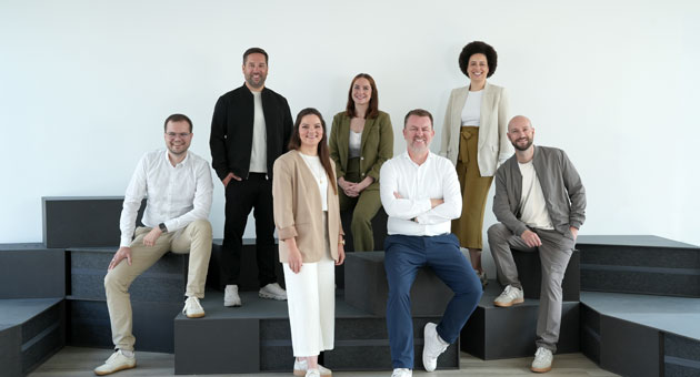 Basecom mit erweitertem C-Board - Das Basecom C-Board (vlnr.): Johan von Behren, Dominik Witte, Amina Abromand, Luisa Gröninger, Manuel Wortmann, Nina Sophie Whyte, Jonas Dambacher – Quelle: Basecom